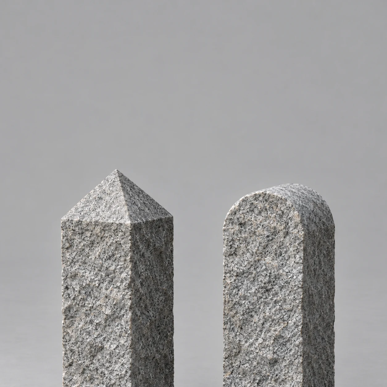Granit Stele Grau gespitzt 15x15 cm 