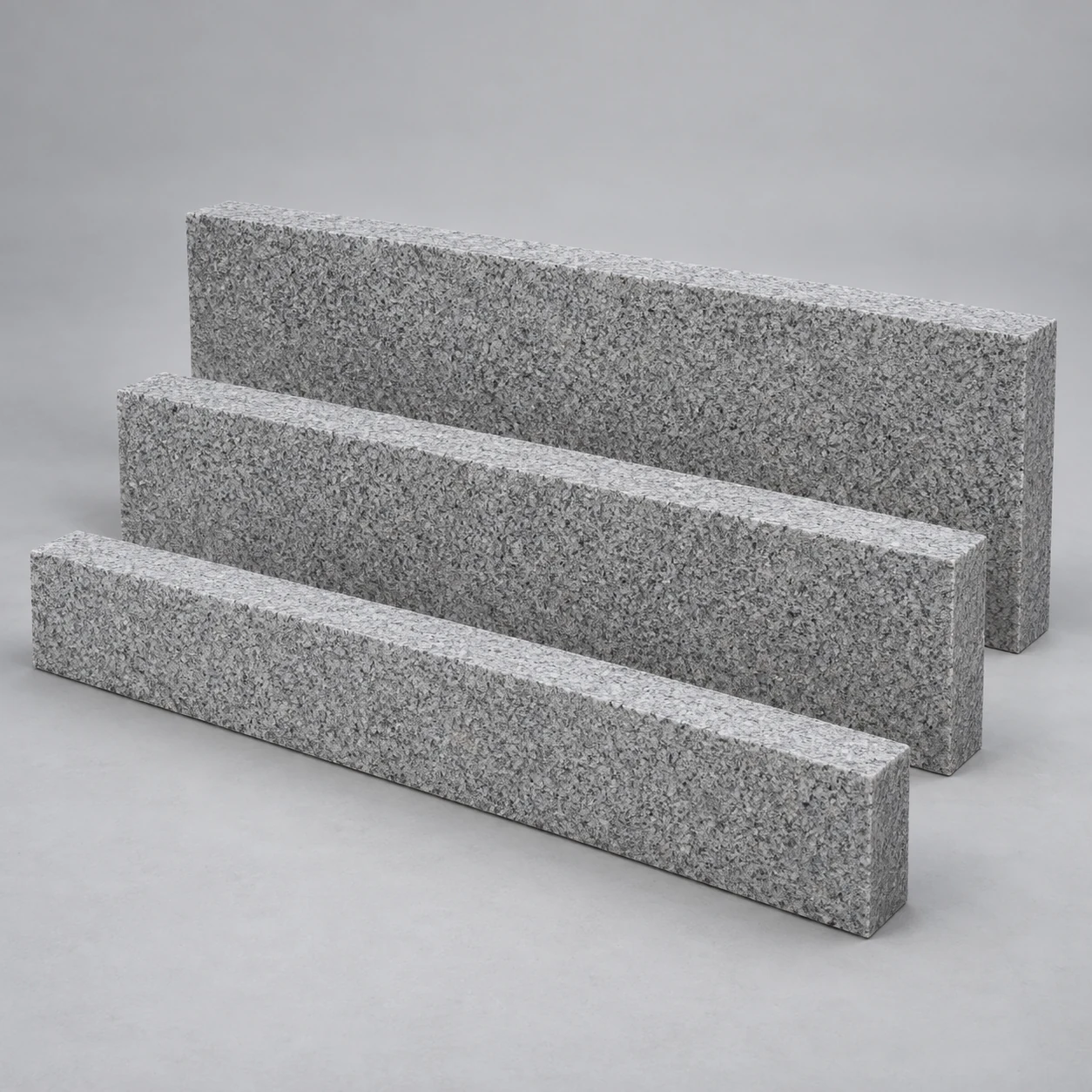 Granit Bordsteine Grau geflammt 